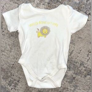 Kidgets lion onesie